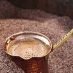 Kumda kahve yapmılışı